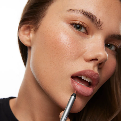 Full-Lip Contour Liner