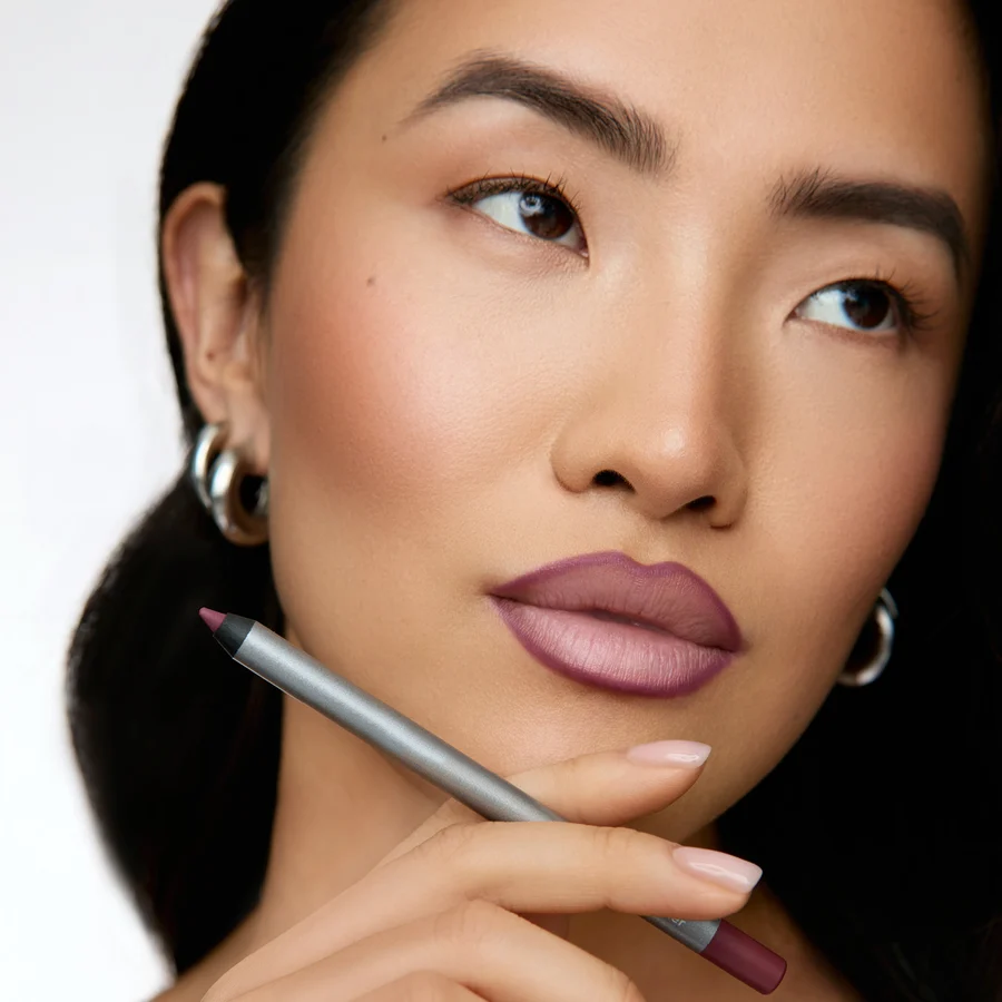 Full-Lip Contour Liner