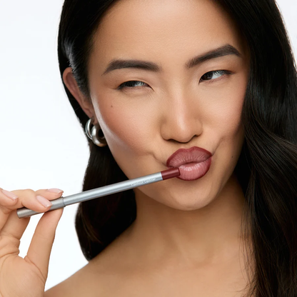 Full-Lip Contour Liner