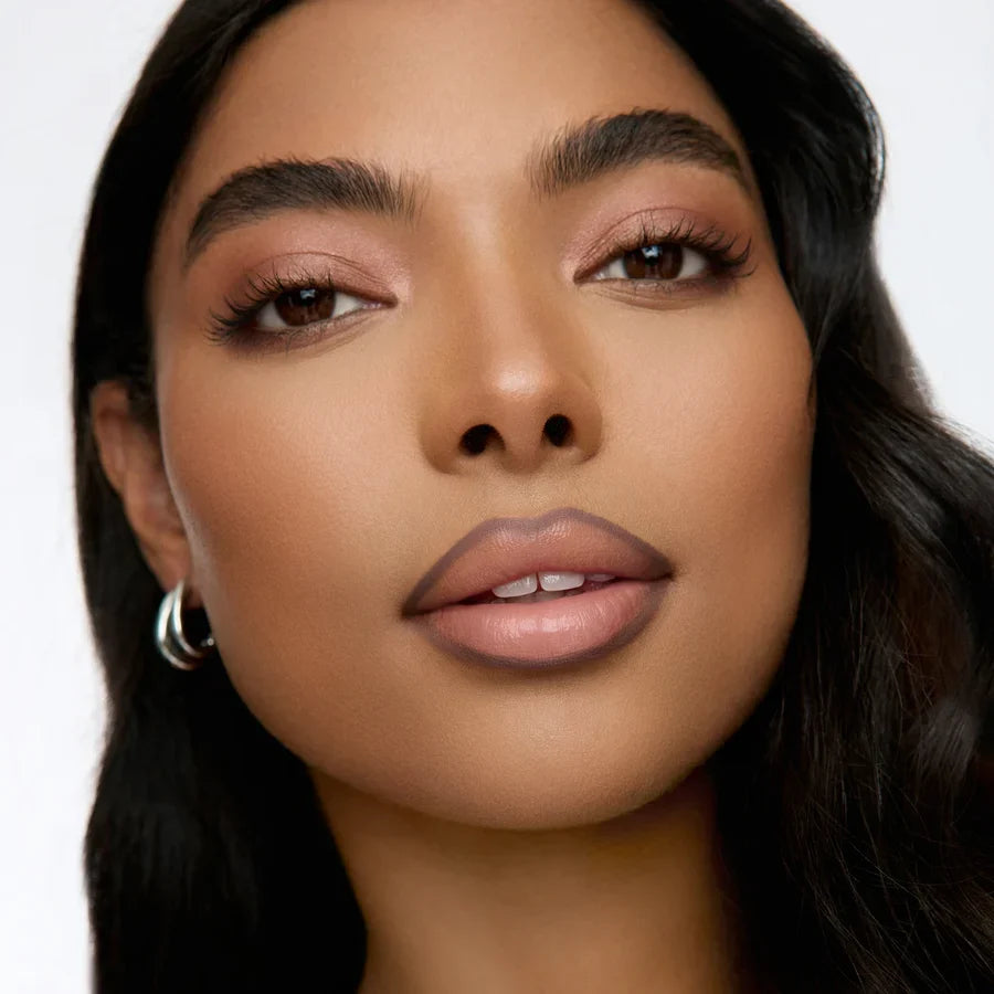 Full-Lip Contour Liner