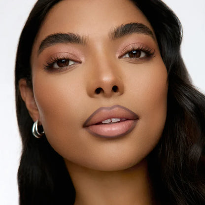 Full-Lip Contour Liner