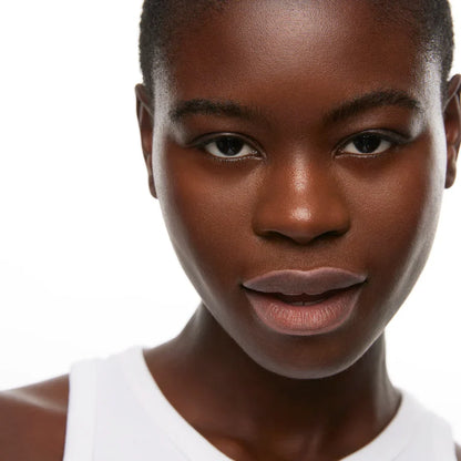 Full-Lip Contour Liner