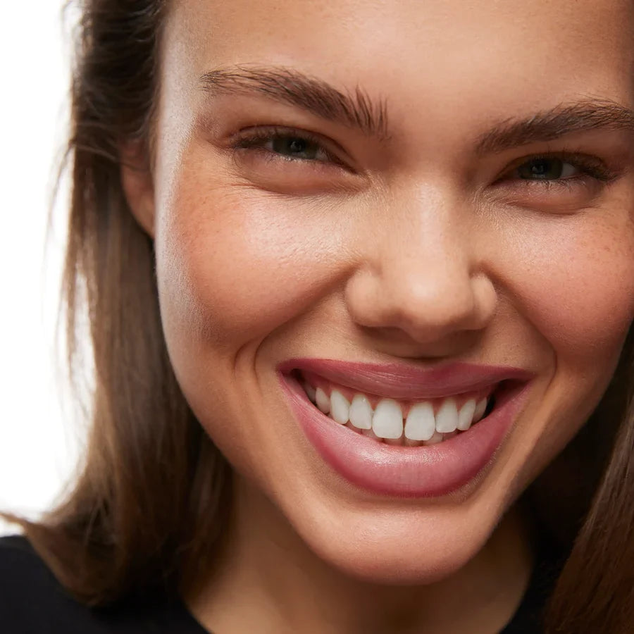 Full-Lip Contour Liner