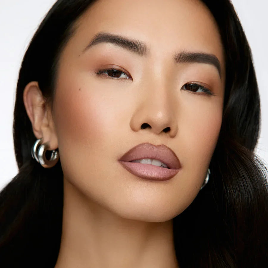Full-Lip Contour Liner