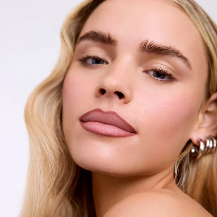 Full-Lip Contour Liner